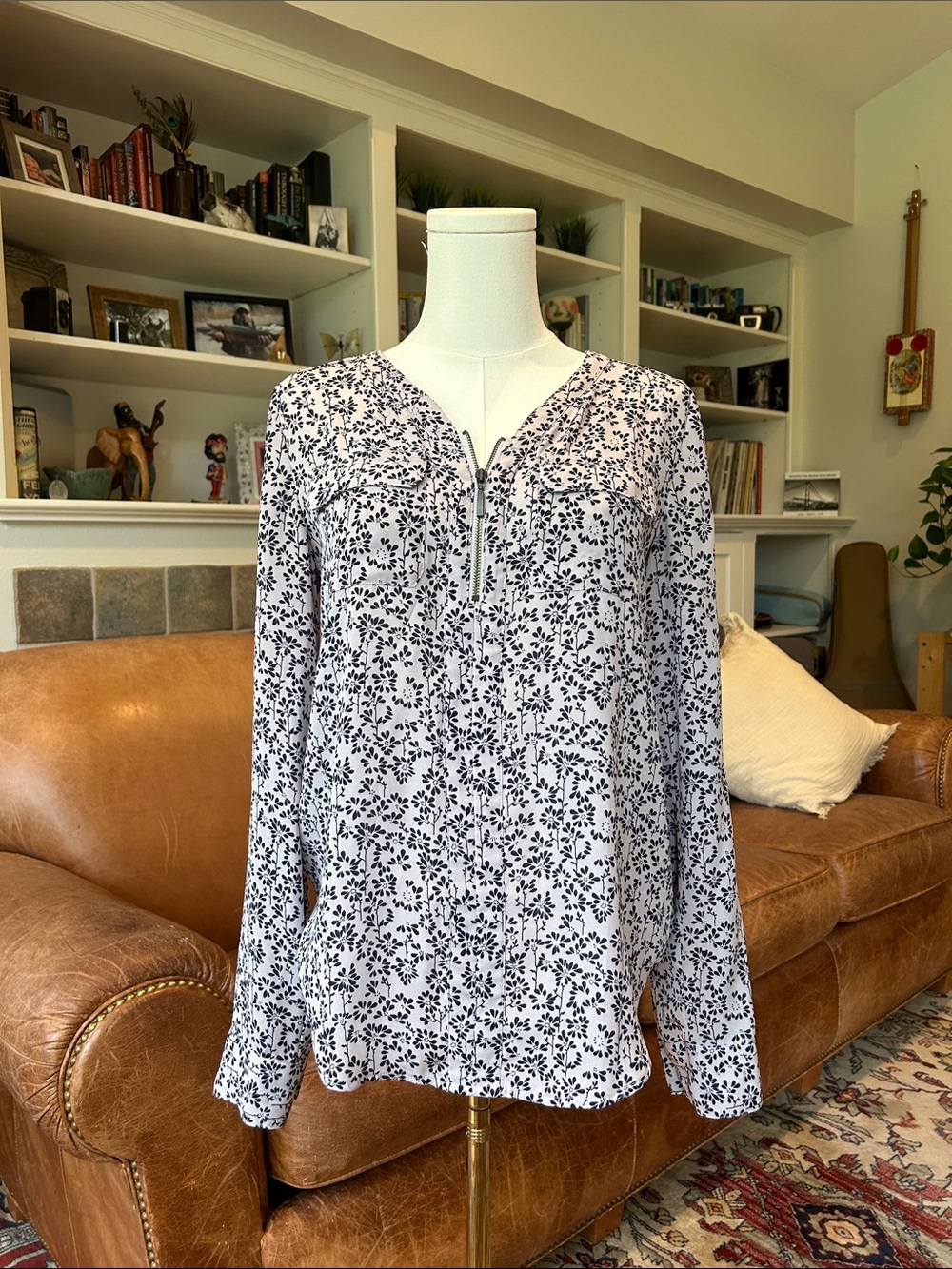 🌸3 FOR $20🌸 
 Maurices Floral Zip Henley Blouse - Beige & Blacki